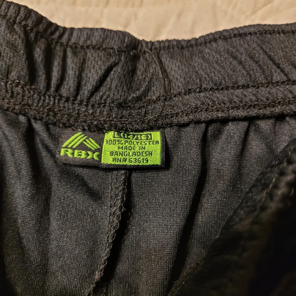 😊 EUC 2 Boy's Black Reebok Shorts 14 / 16